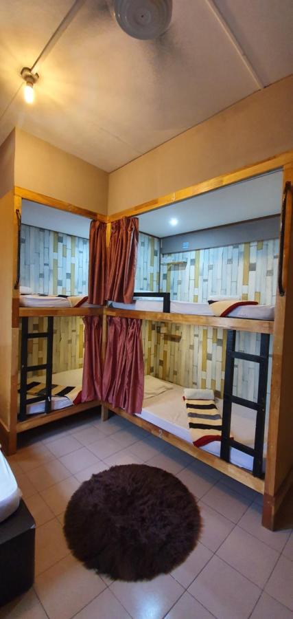 Escape Backpackers Kk Kota Kinabalu Exterior foto